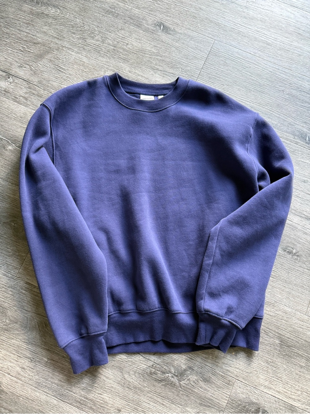 ARITZIA CREWNECK - Picture 2 of 4